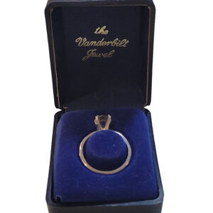 Vanderbilt Jewel Solitaire Engagement Cubic Zirconia .925 Ring Size 8 Women's